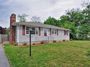 30 Hope St, Rumford, RI 02916