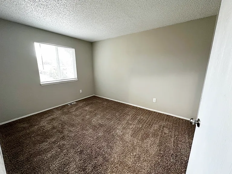 1121 Mazatlan Cir. — Photo 16