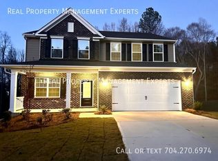 327 Hamptons Cove Rd, Troutman, NC 28166