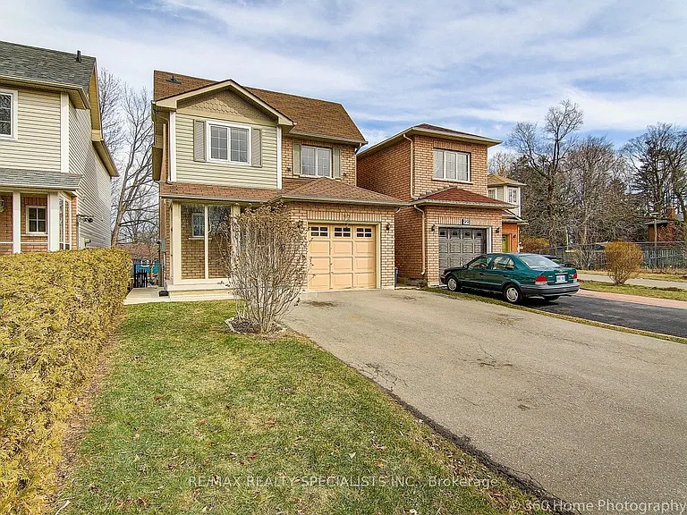 97 Piperbrook Cres — Photo 2