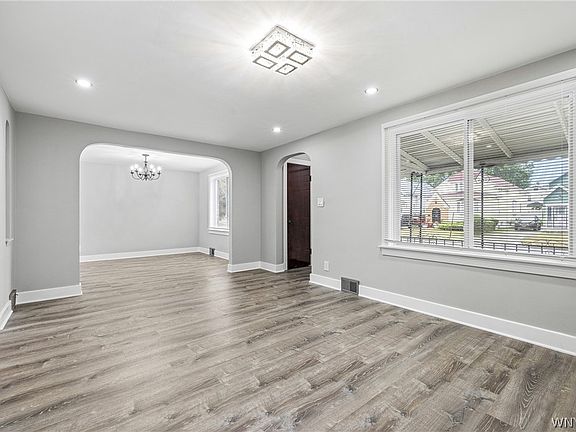 5th image of 104 Proctor Ave