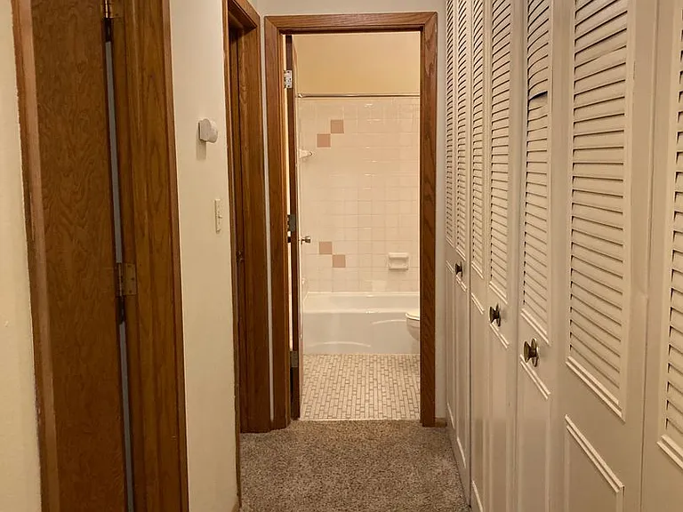 1701 Kenwood Ave — Photo 11
