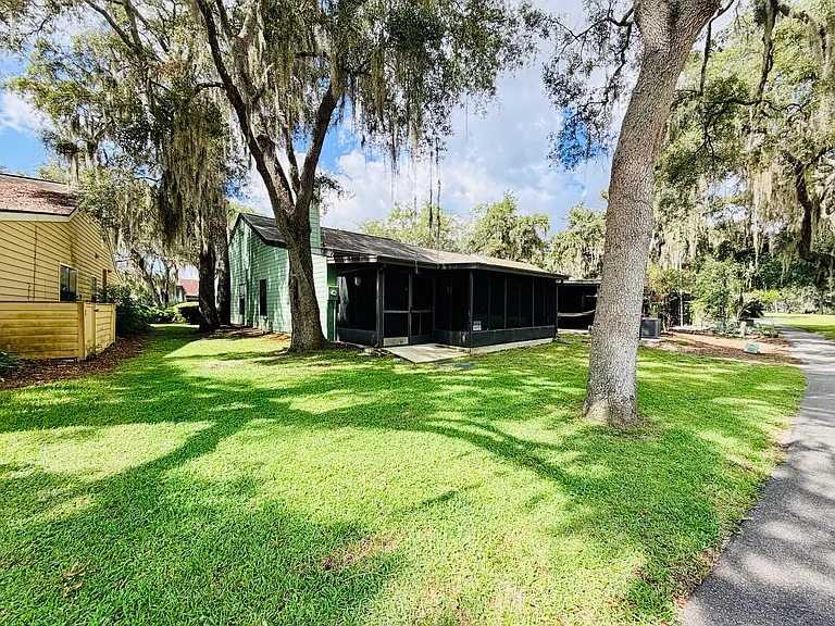 35115 Whispering Oaks Blvd — Photo 41