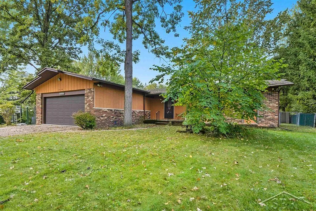4956 W Bis Rd photo 1