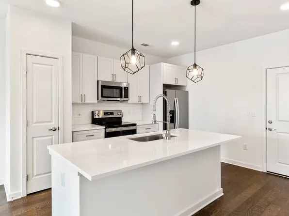 1677 54th Ave N #312, Nashville, TN 37209