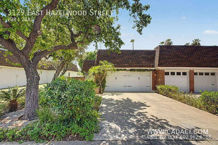 Charming Biltmore Townhome 2 bed 2 bath 2 car garage — Photo 3