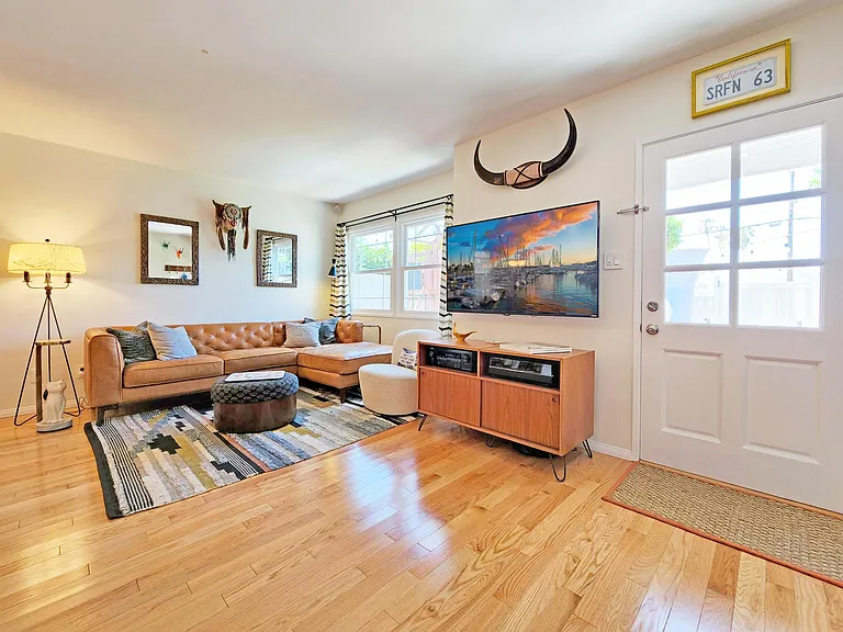 12714 Short Ave — Photo 9