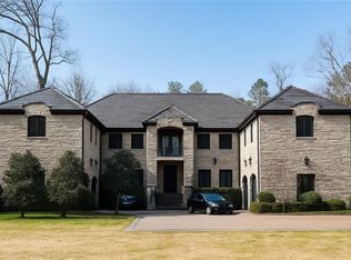 645 Londonberry Rd NW, Sandy Springs, GA 30327