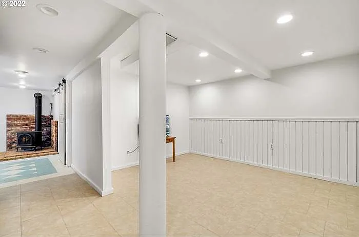 1 bed, 1300 sqft, $1,600 — Photo 1