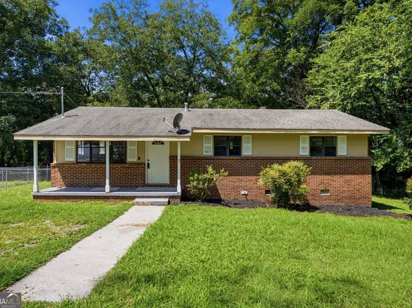 320 Smith Cir, Tunnel Hill, GA 30755