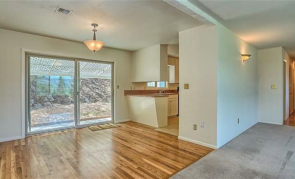 3rd image of 1410 Woodland Dr