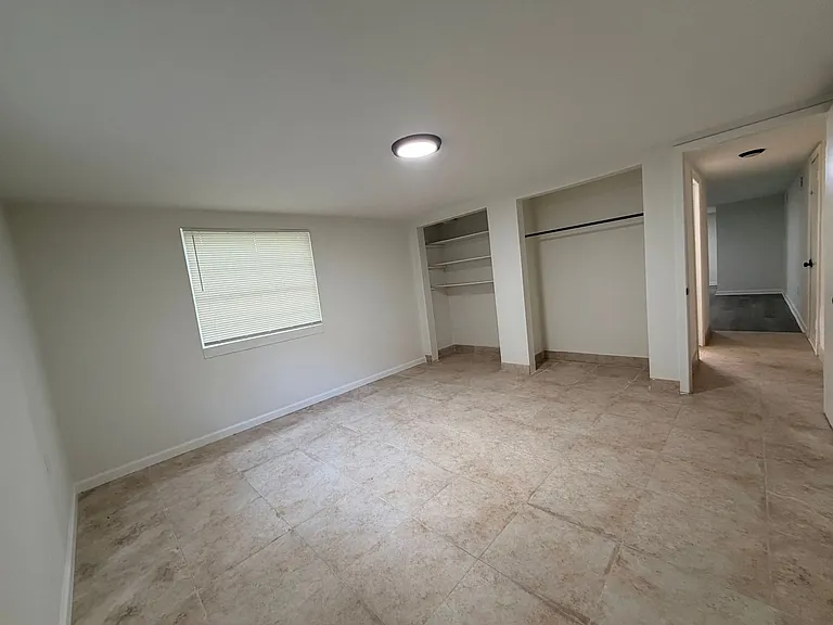 4700 N Vine St — Photo 23
