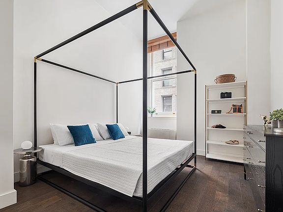 5th image of 25 Broad St APT 5P