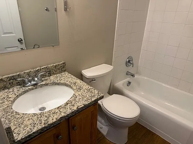 671 Southwell Ln — Photo 16