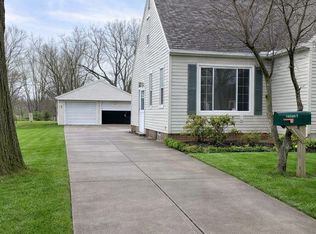 14509 Rockside Rd, Maple Heights, OH 44137