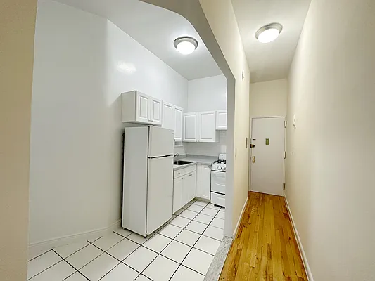 Rented by City Connections Realty | media 19