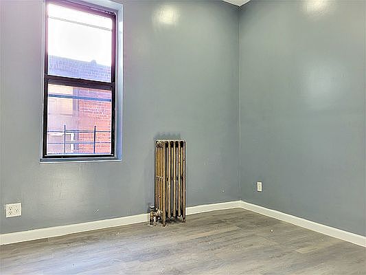 2nd image of 180 Bay 31 St #4