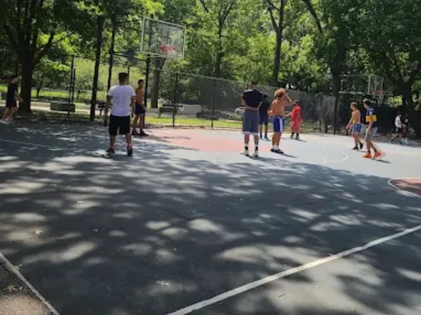 118-82 Metropolitan Avenue image 28 of 35