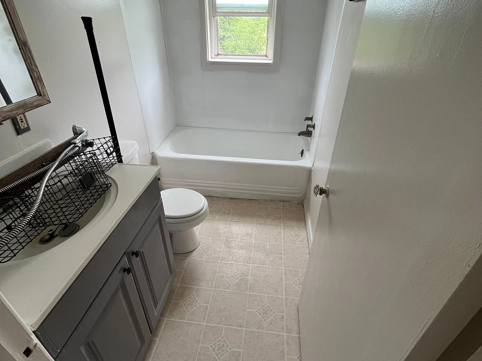 1 bed, $1,100 — Photo 4