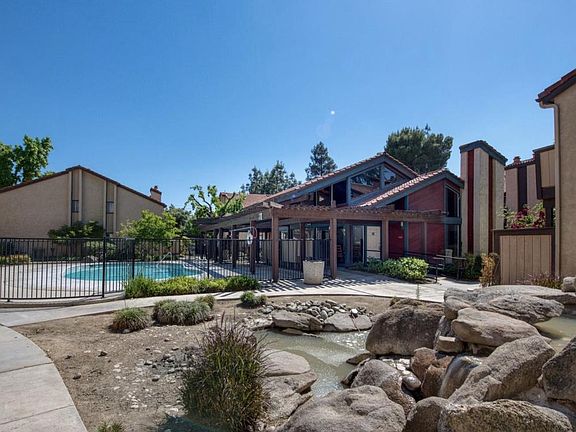 2nd image of 1550 W Ashlan Ave APT 235