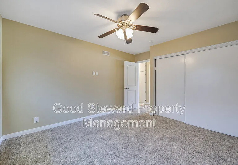1219 N Van Buren St — Photo 21