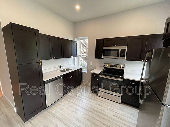 5th image of 382 3rd St Floor 3