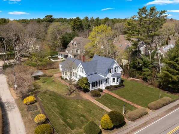 689 Main Street, Cotuit, MA 02635
