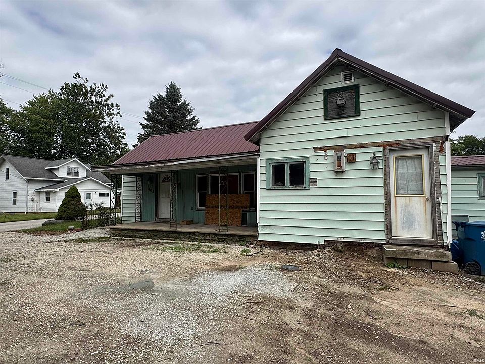 2nd image of 403 S River Rd