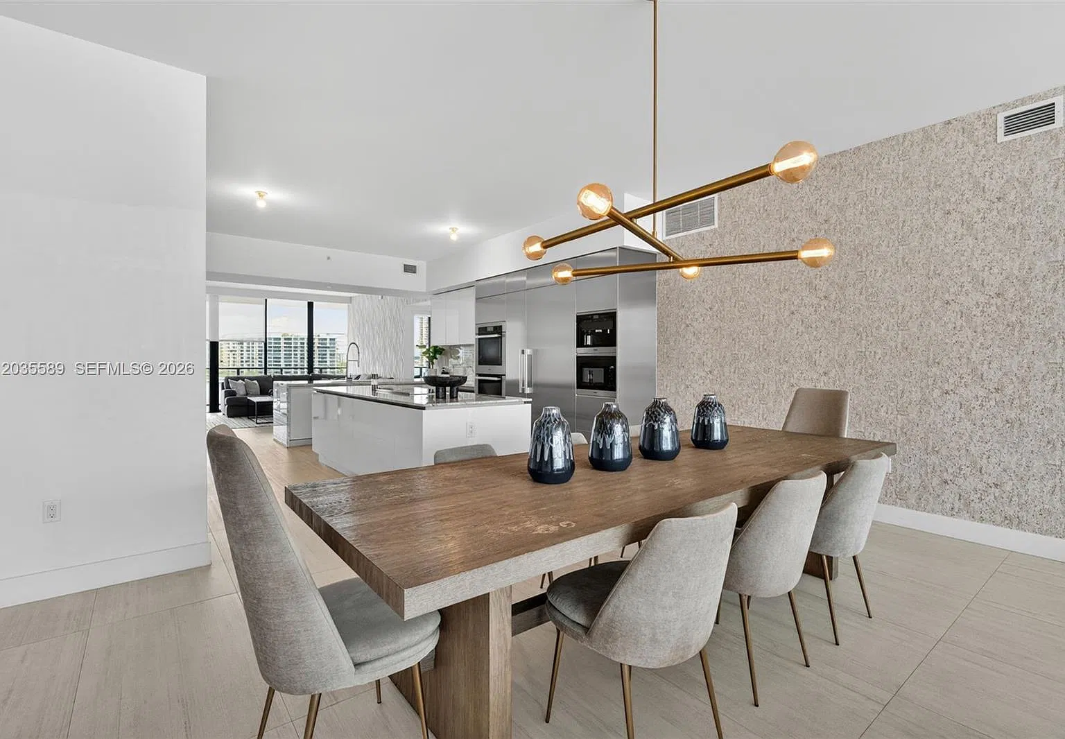 Prive Condo — Photo 4