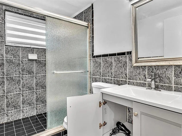 10002 E Bay Harbor Dr #2 — Photo 14