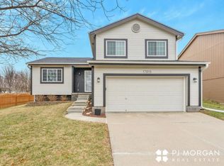 17015 Boyd St, Omaha, NE 68116