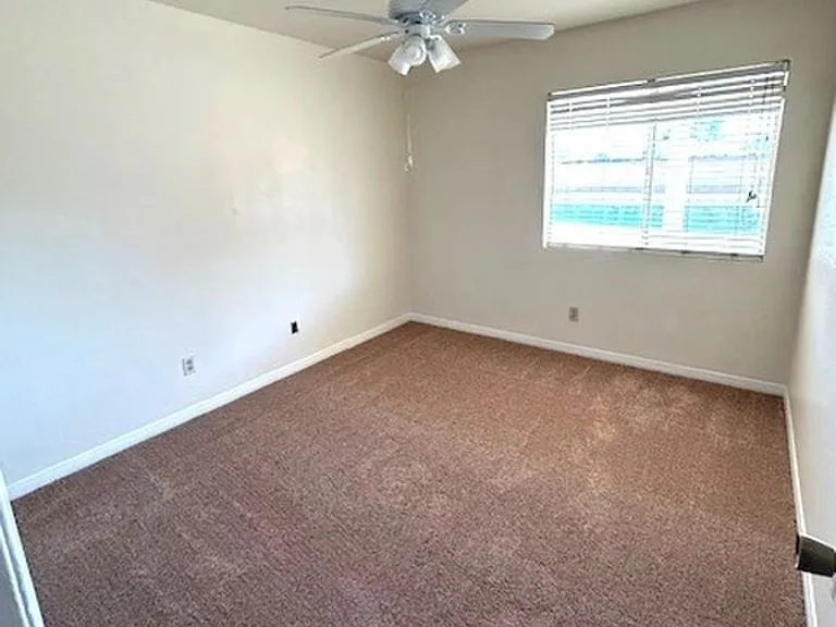 668 Kesha Ct — Photo 13