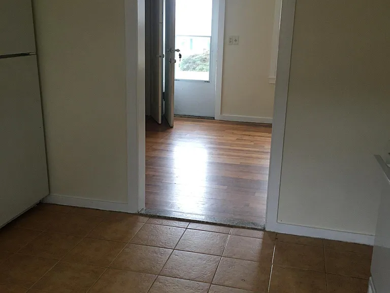 91 Hawthorne Dr — Photo 11