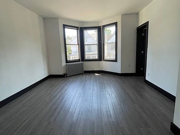 5th image of 15 Vermont Ave #2A