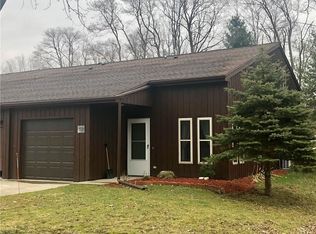 58 Castile Dr, Fredonia, NY 14063