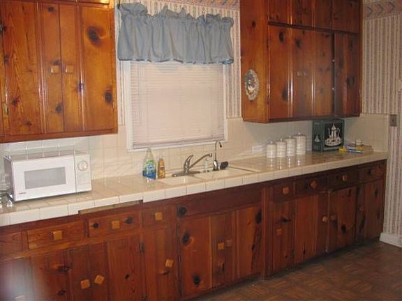 5th image of 815 Camp Dr