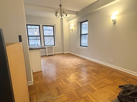 2nd image of 133 W 71st St APT 3d