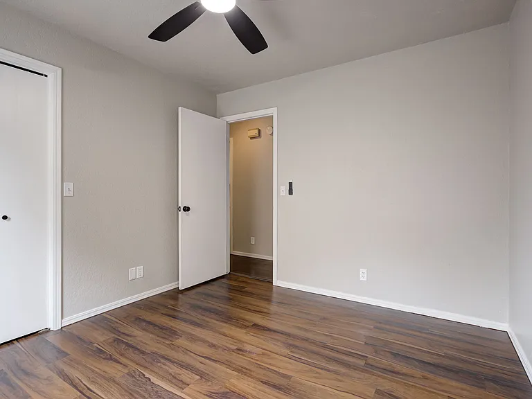 605 Springwood St — Photo 22