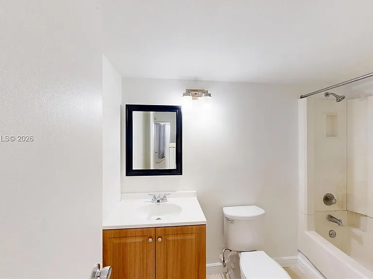 14201 N Kendall Dr #401D — Photo 11