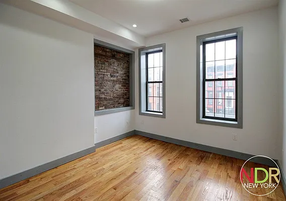 Rented by Next Door Realty NYC | media 9