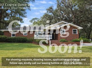 702 Center Dr W, Beaufort, SC 29902