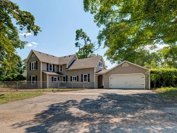 119 Burgess Dr, Galesburg, MI 49053