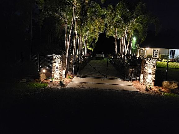Night view electric gate
