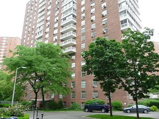 Sold by Douglas Elliman | media 22