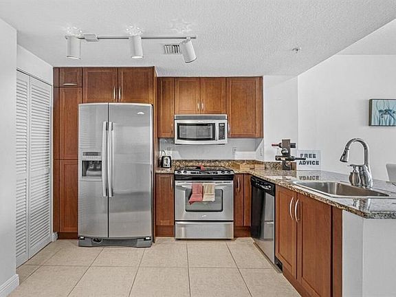 4th image of 400 N Federal Hwy Unit 413