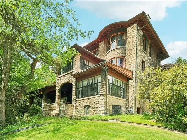 221 E Moody Ave, New Castle, PA 16101