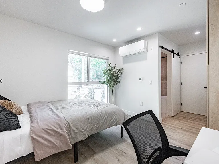4517 Kingswell Ave — Photo 3