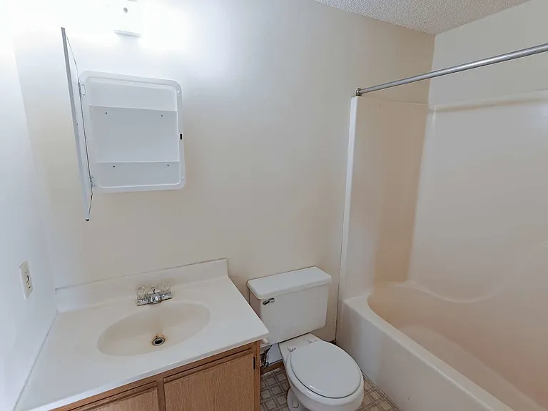 Maplewood Apartments — Photo 43