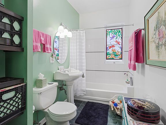 5th image of 3512 W Leland Ave #1