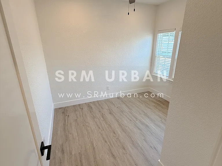 3925 7th Ave — Photo 21